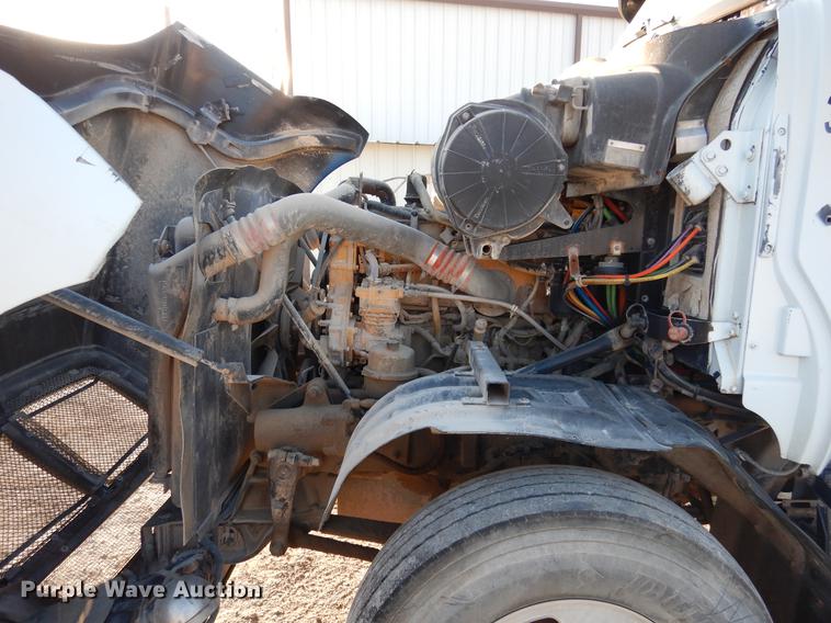 image for item DC5948 2005 Kenworth T2000 semi truck