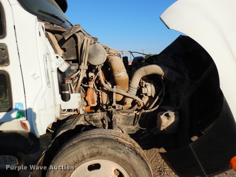 image for item DC5948 2005 Kenworth T2000 semi truck