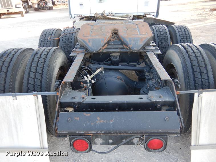 image for item DC5948 2005 Kenworth T2000 semi truck