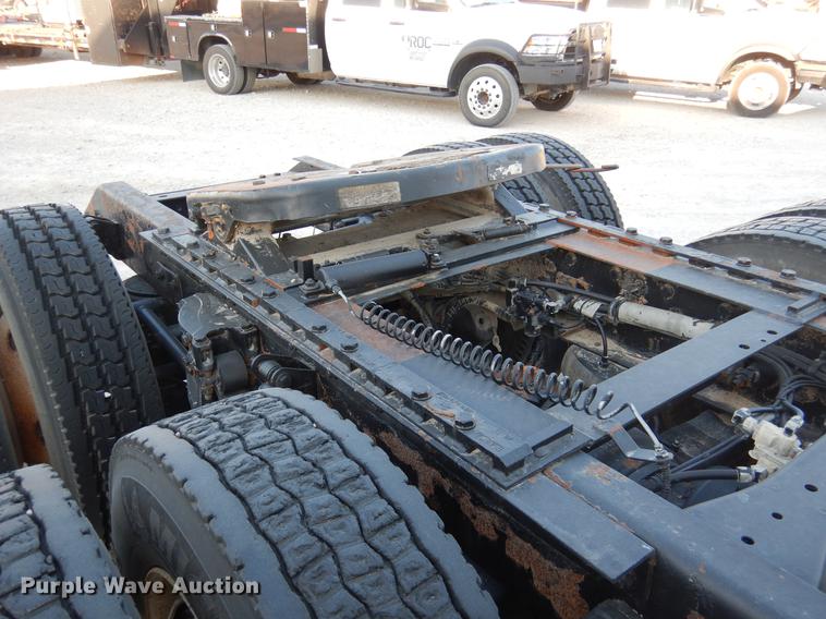 image for item DC5948 2005 Kenworth T2000 semi truck