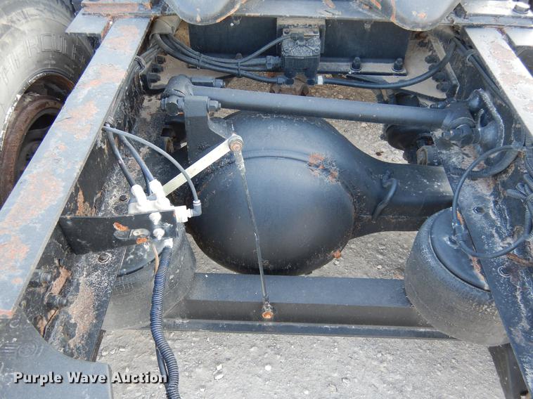 image for item DC5948 2005 Kenworth T2000 semi truck