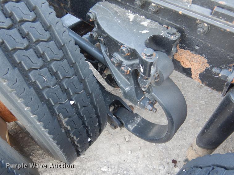 image for item DC5948 2005 Kenworth T2000 semi truck