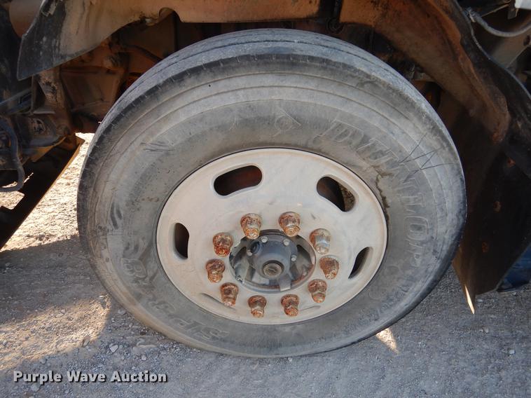 image for item DC5948 2005 Kenworth T2000 semi truck