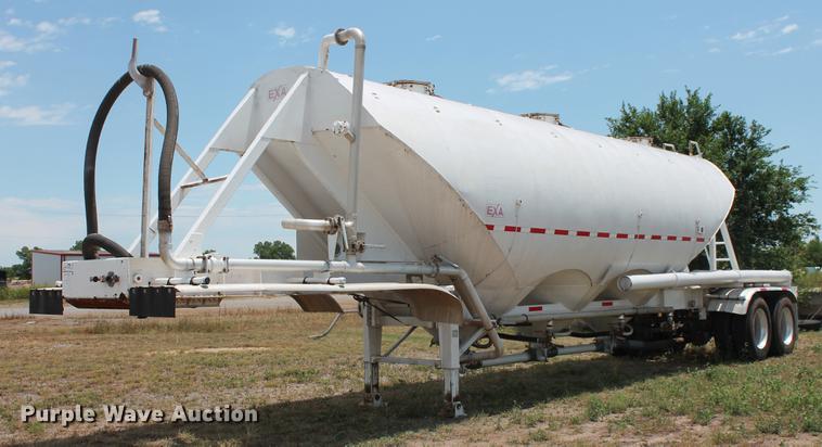 image for item DD4980 2011 EXA P-T2011 pneumatic dry bulk tank trailer