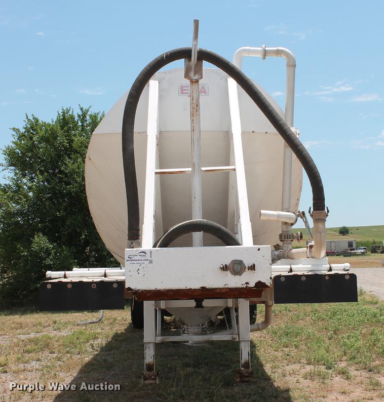 image for item DD4980 2011 EXA P-T2011 pneumatic dry bulk tank trailer