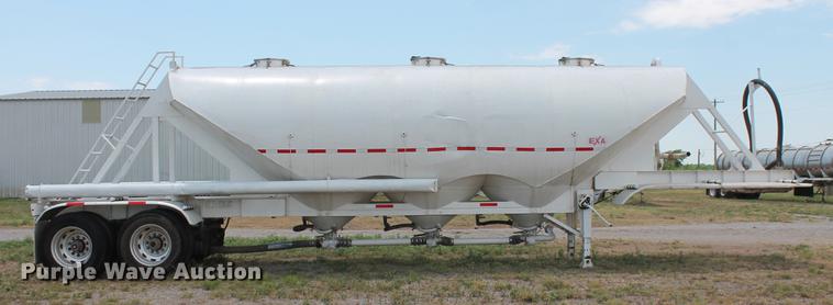 image for item DD4980 2011 EXA P-T2011 pneumatic dry bulk tank trailer