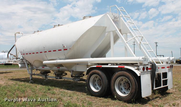 image for item DD4980 2011 EXA P-T2011 pneumatic dry bulk tank trailer
