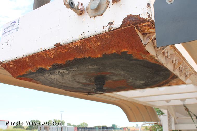 image for item DD4980 2011 EXA P-T2011 pneumatic dry bulk tank trailer