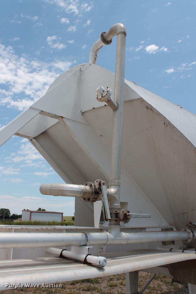 image for item DD4980 2011 EXA P-T2011 pneumatic dry bulk tank trailer