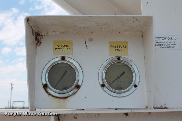 image for item DD4980 2011 EXA P-T2011 pneumatic dry bulk tank trailer