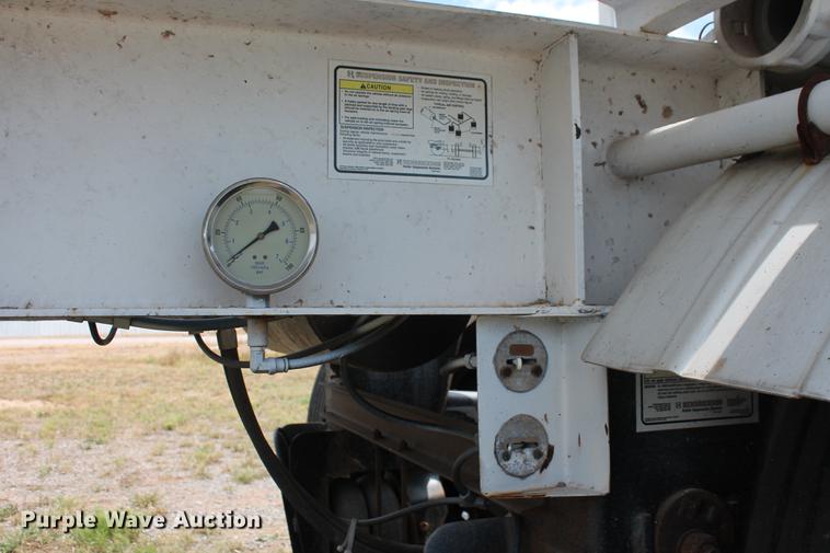 image for item DD4980 2011 EXA P-T2011 pneumatic dry bulk tank trailer