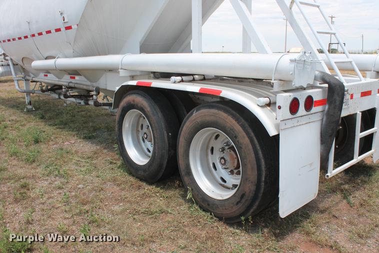 image for item DD4980 2011 EXA P-T2011 pneumatic dry bulk tank trailer