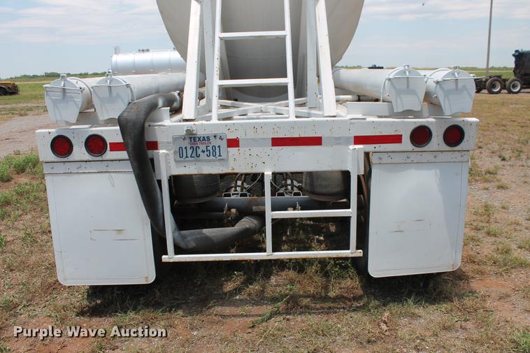 image for item DD4980 2011 EXA P-T2011 pneumatic dry bulk tank trailer