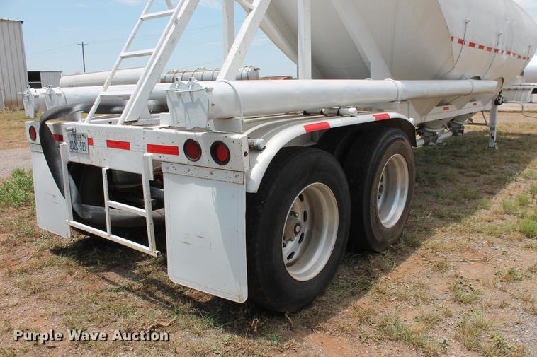image for item DD4980 2011 EXA P-T2011 pneumatic dry bulk tank trailer