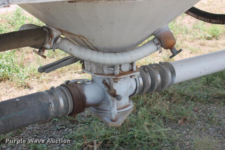 image for item DD4980 2011 EXA P-T2011 pneumatic dry bulk tank trailer