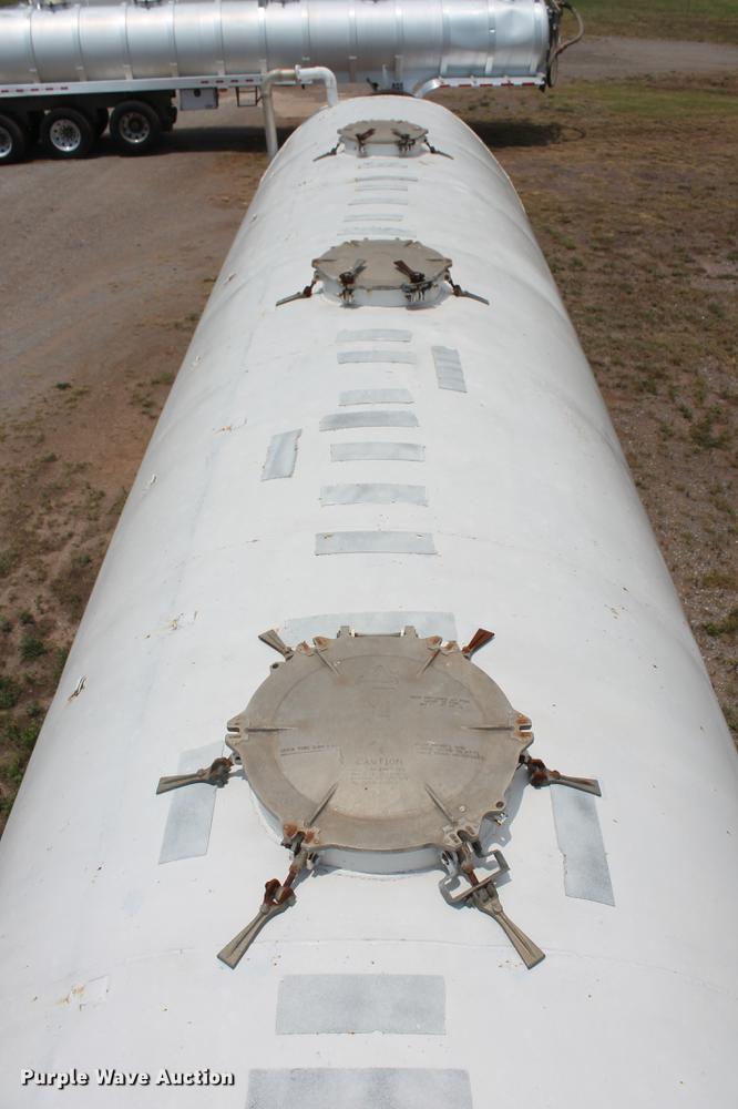 image for item DD4980 2011 EXA P-T2011 pneumatic dry bulk tank trailer