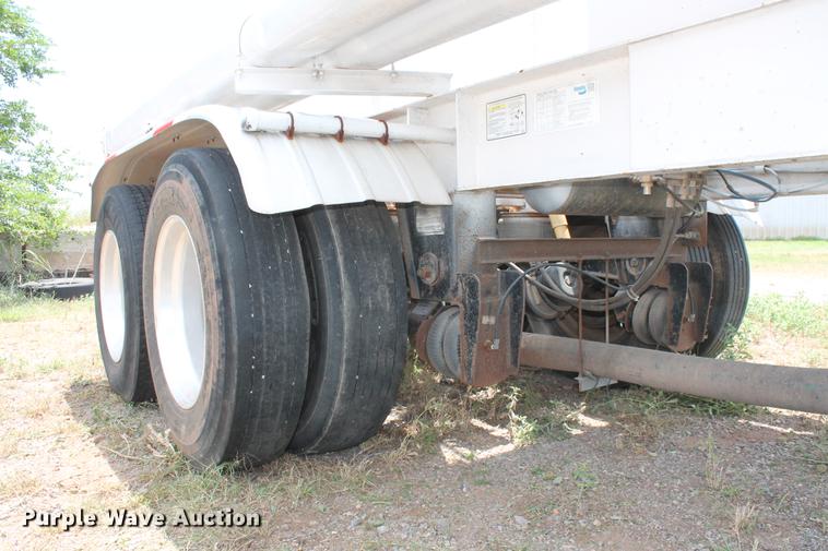 image for item DD4980 2011 EXA P-T2011 pneumatic dry bulk tank trailer