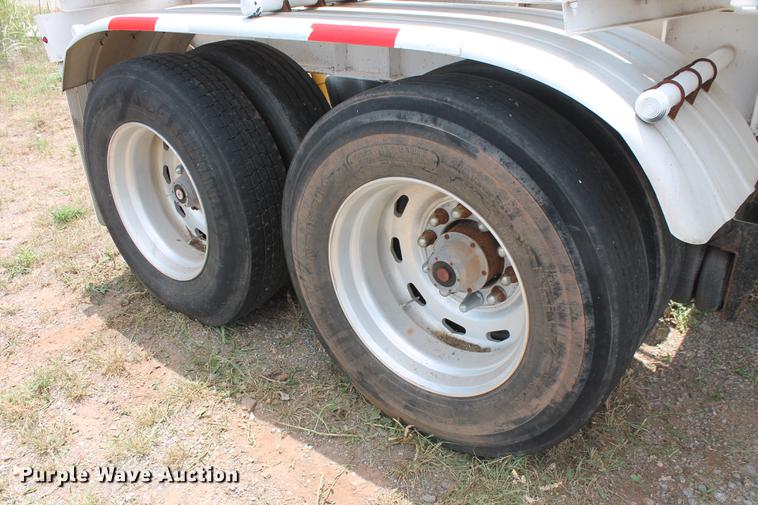 image for item DD4980 2011 EXA P-T2011 pneumatic dry bulk tank trailer