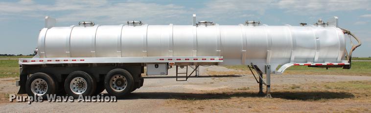 image for item DD4982 2013 Dragon 150BBL vacuum tank trailer