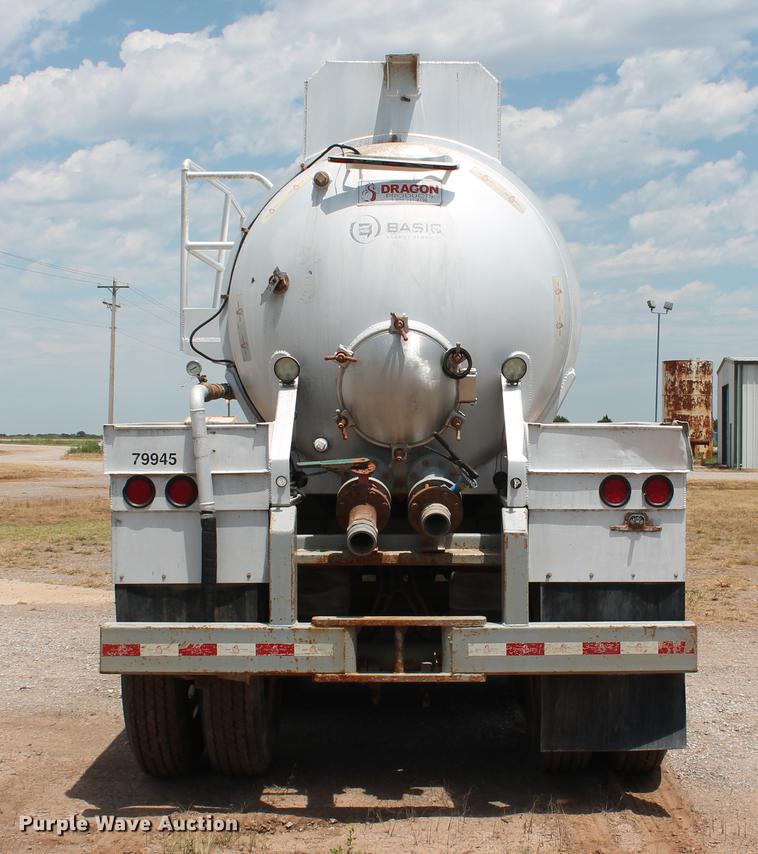 image for item DD4982 2013 Dragon 150BBL vacuum tank trailer