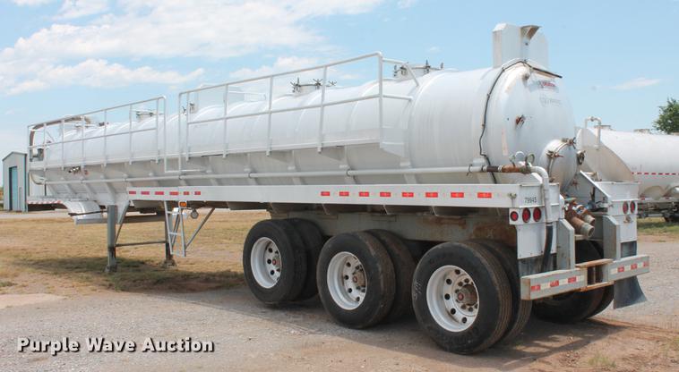 image for item DD4982 2013 Dragon 150BBL vacuum tank trailer