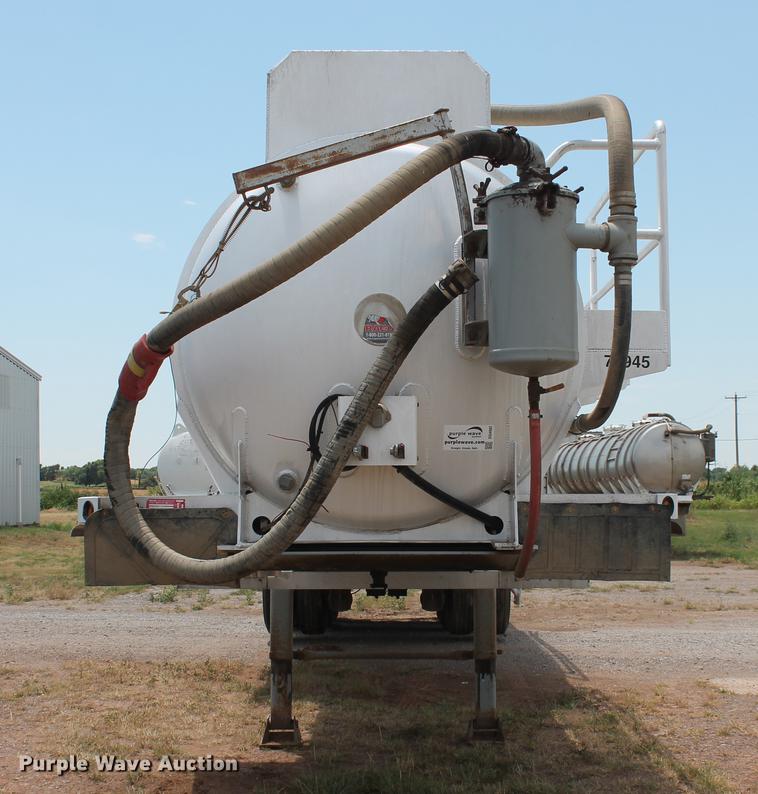 image for item DD4982 2013 Dragon 150BBL vacuum tank trailer