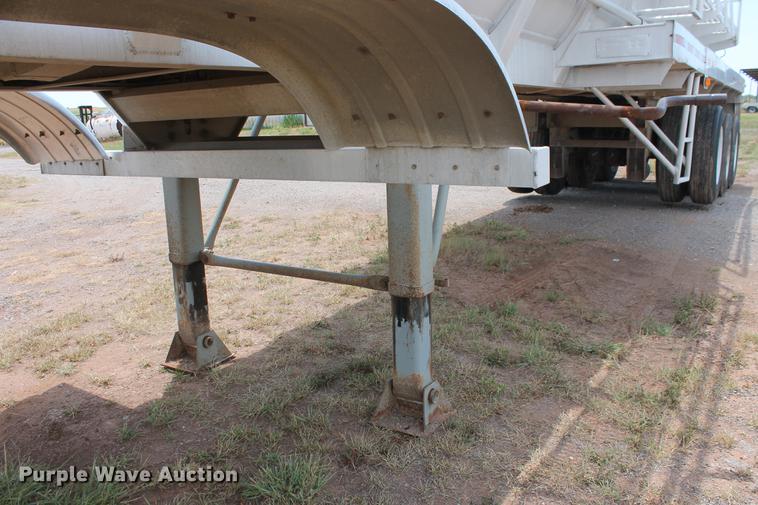 image for item DD4982 2013 Dragon 150BBL vacuum tank trailer