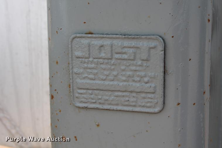 image for item DD4982 2013 Dragon 150BBL vacuum tank trailer