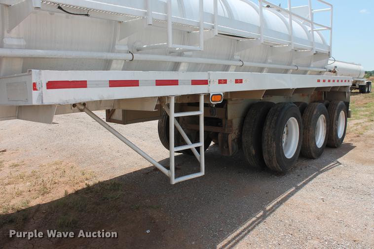 image for item DD4982 2013 Dragon 150BBL vacuum tank trailer