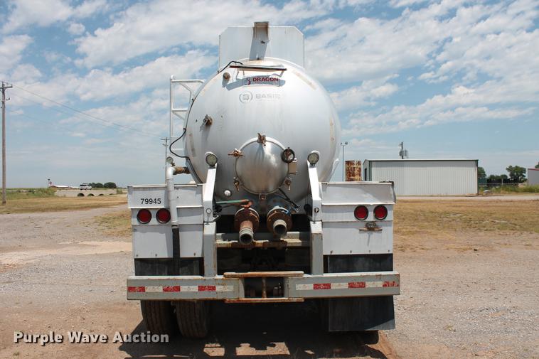 image for item DD4982 2013 Dragon 150BBL vacuum tank trailer