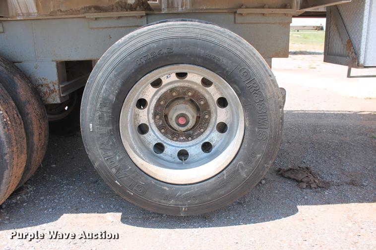 image for item DD4982 2013 Dragon 150BBL vacuum tank trailer