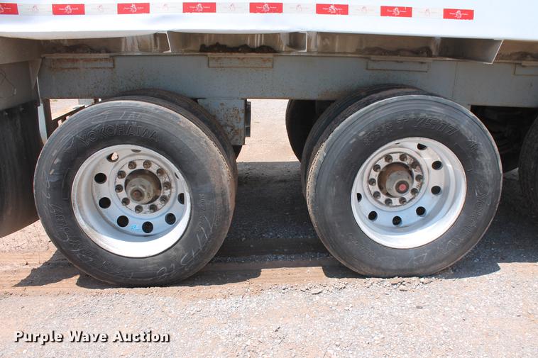 image for item DD4982 2013 Dragon 150BBL vacuum tank trailer