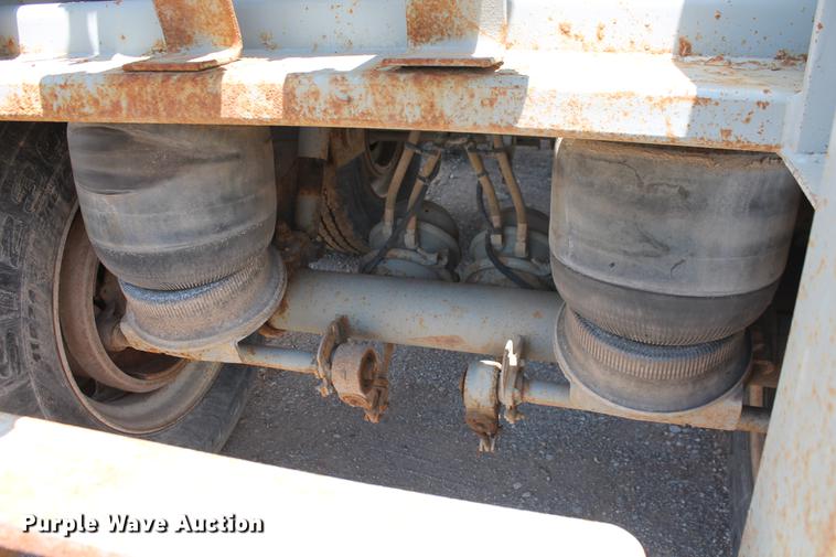 image for item DD4982 2013 Dragon 150BBL vacuum tank trailer