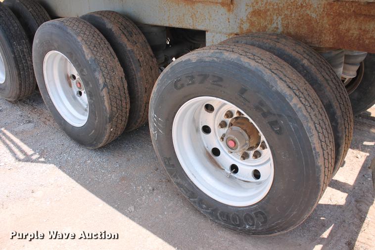 image for item DD4982 2013 Dragon 150BBL vacuum tank trailer