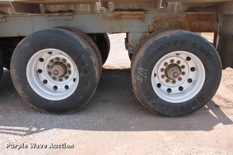 image for item DD4982 2013 Dragon 150BBL vacuum tank trailer