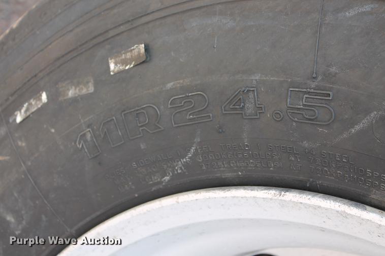 image for item DD4982 2013 Dragon 150BBL vacuum tank trailer