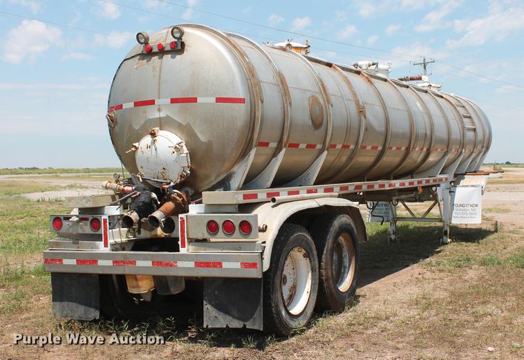image for item DD4983 1985 Stainless Tank & Equipment vacuum tank trailer