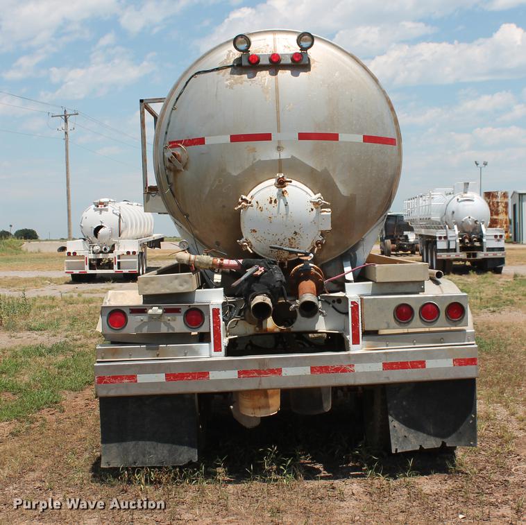 image for item DD4983 1985 Stainless Tank & Equipment vacuum tank trailer