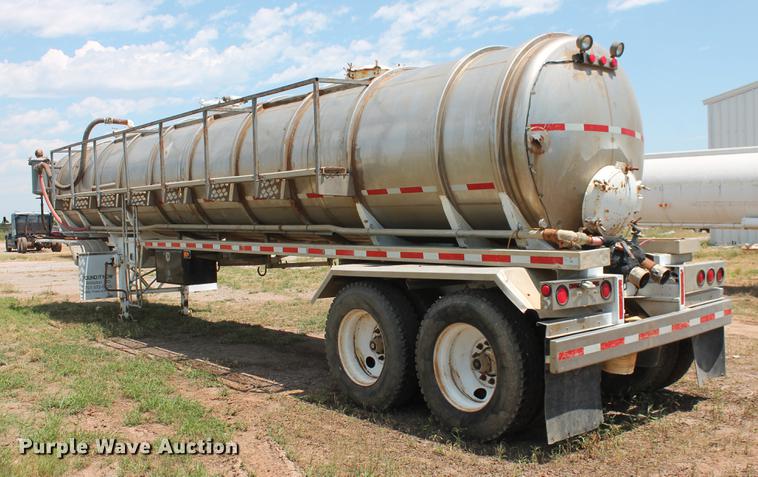 image for item DD4983 1985 Stainless Tank & Equipment vacuum tank trailer