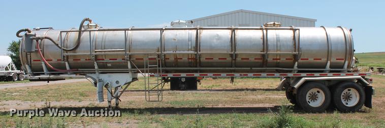 image for item DD4983 1985 Stainless Tank & Equipment vacuum tank trailer