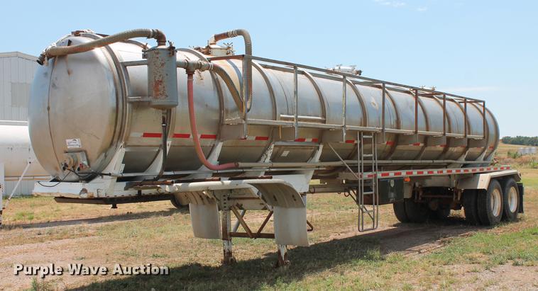 image for item DD4983 1985 Stainless Tank & Equipment vacuum tank trailer