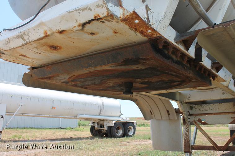image for item DD4983 1985 Stainless Tank & Equipment vacuum tank trailer