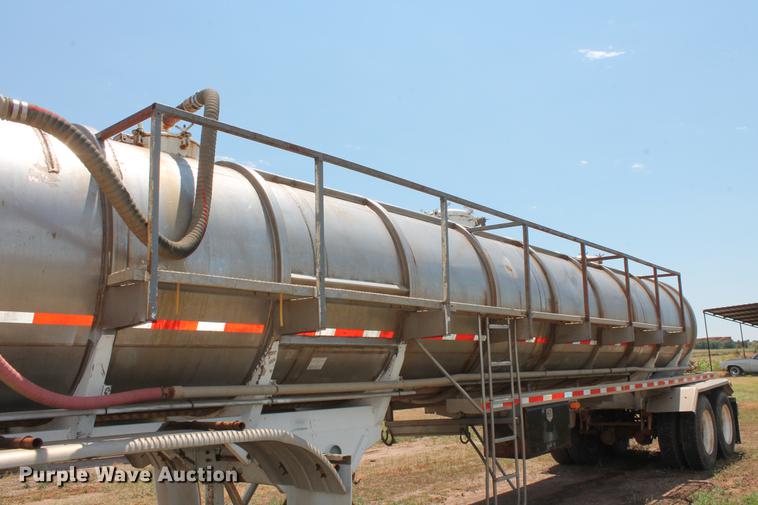 image for item DD4983 1985 Stainless Tank & Equipment vacuum tank trailer