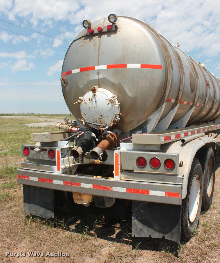 image for item DD4983 1985 Stainless Tank & Equipment vacuum tank trailer