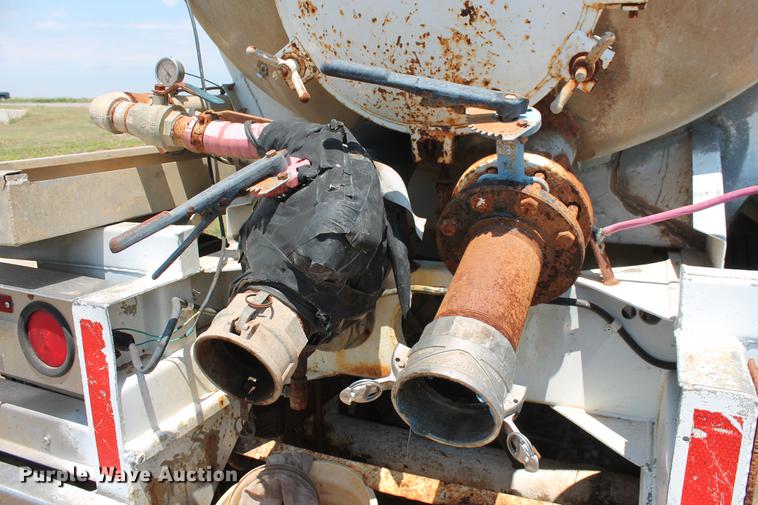 image for item DD4983 1985 Stainless Tank & Equipment vacuum tank trailer