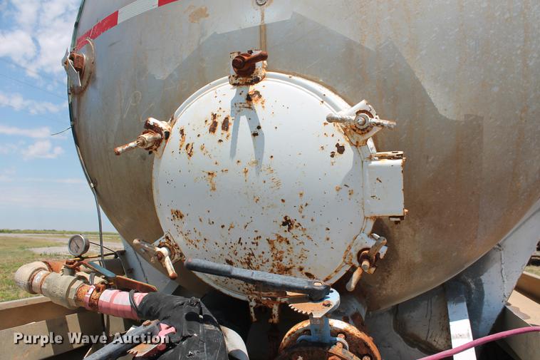 image for item DD4983 1985 Stainless Tank & Equipment vacuum tank trailer