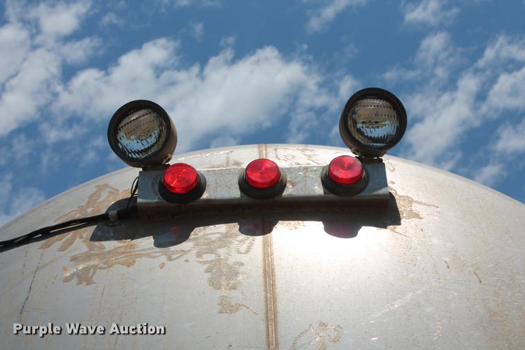 image for item DD4983 1985 Stainless Tank & Equipment vacuum tank trailer