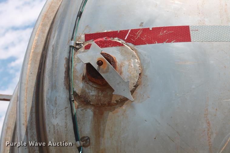 image for item DD4983 1985 Stainless Tank & Equipment vacuum tank trailer