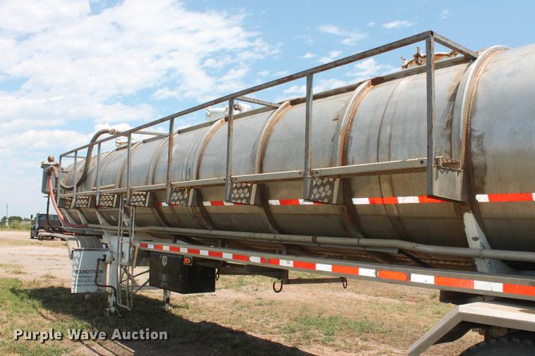 image for item DD4983 1985 Stainless Tank & Equipment vacuum tank trailer