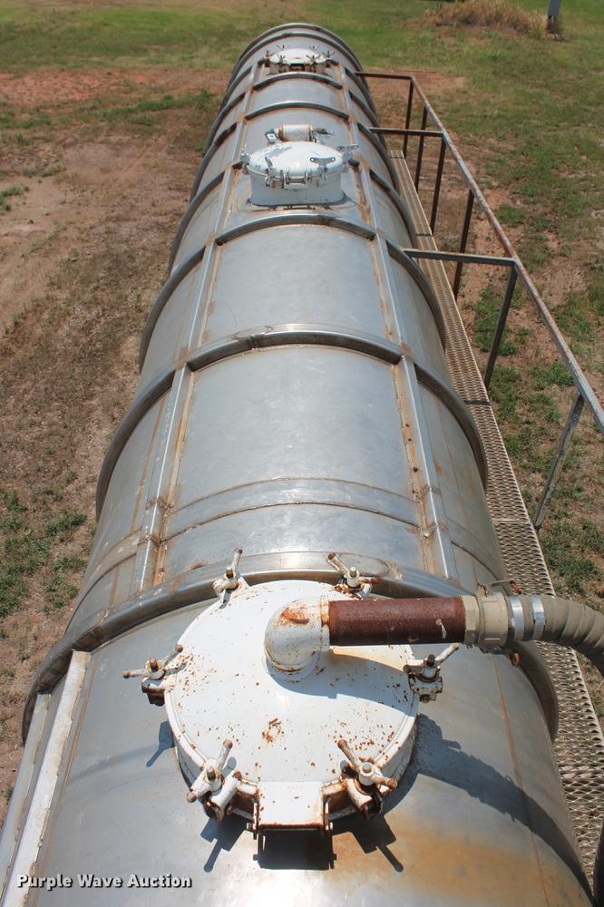 image for item DD4983 1985 Stainless Tank & Equipment vacuum tank trailer